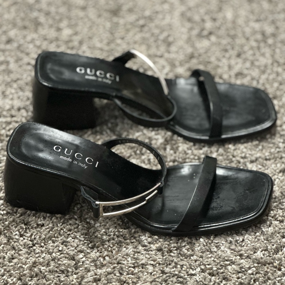 Gucci Black Leather Sandals with Sleek Design 5.5